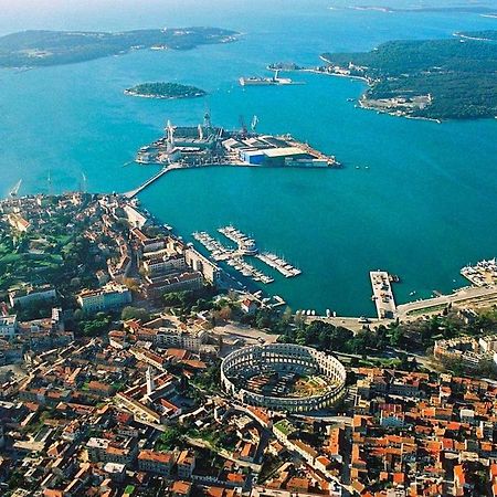Apartament Luka Pula Zewnętrze zdjęcie