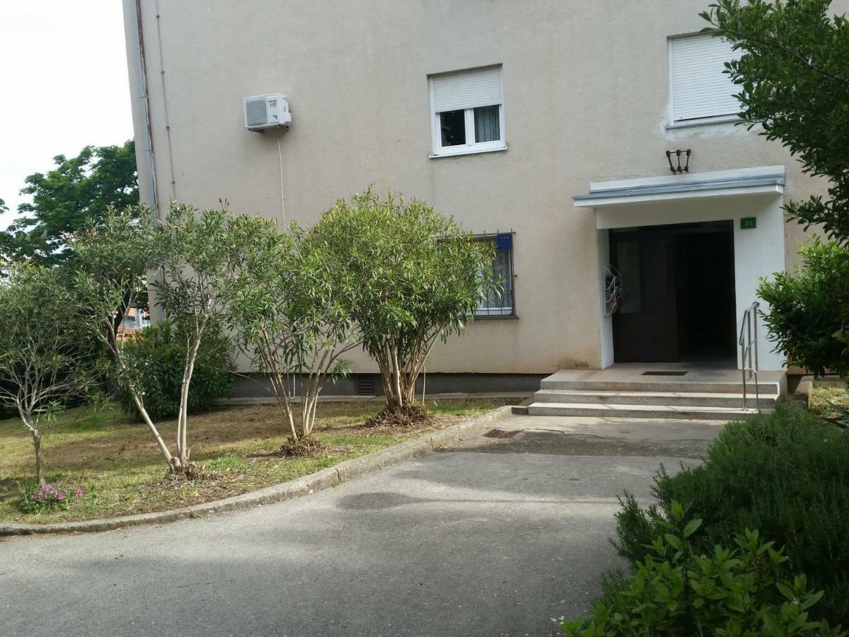 Apartament Luka Pula Zewnętrze zdjęcie